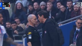 Le tête à tête entre Paulo Fonseca et Benoît Millot lors de Lyon-Brest, le 2 mars 2025.