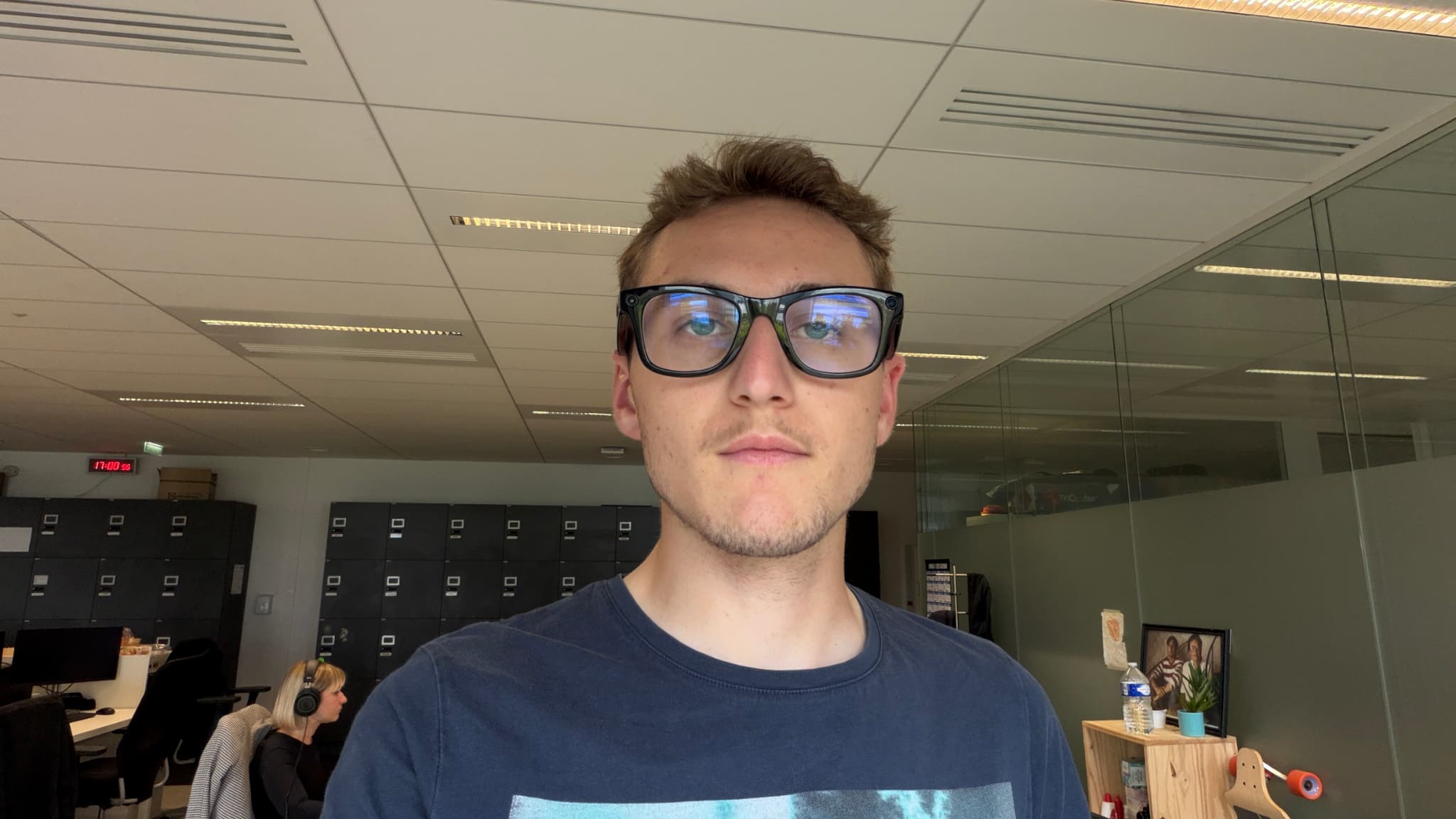 Photo prise en mode selfie avec l'iPhone Air