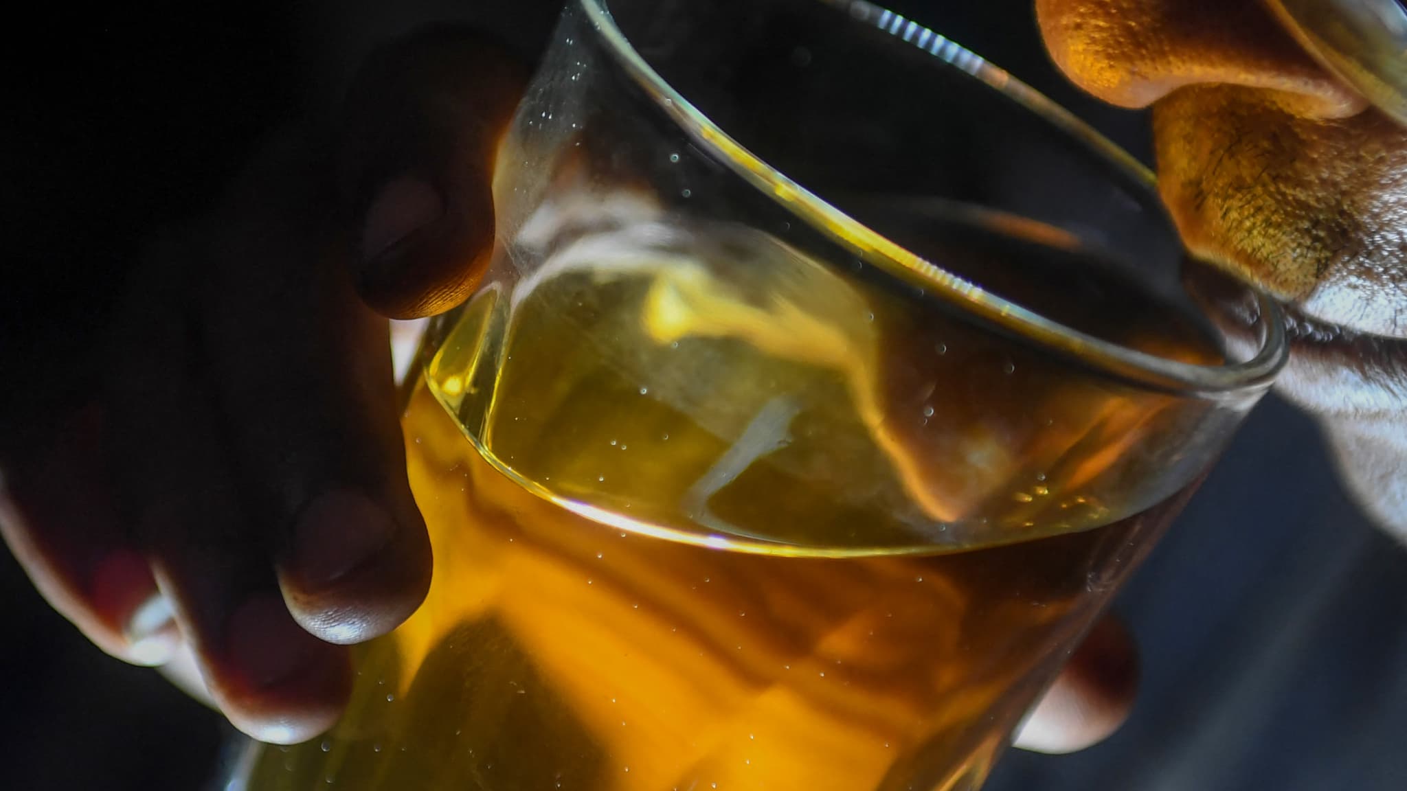 BARATHON: L'ORGANISATION D'UNE TOURNÉE DES BARS À NANTES SUSCITE LA COLÈRE D'ÉLUS ET COMMERÇANTS