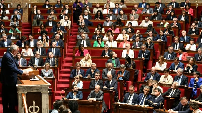 VOTE DE CONFIANCE: QUI SONT LES DÉPUTÉS QUI SE SONT ABSTENUS OU ABSENTS