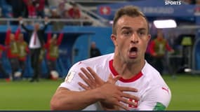 Le geste de Xherdan Shaqiri pendant Serbie-Suisse