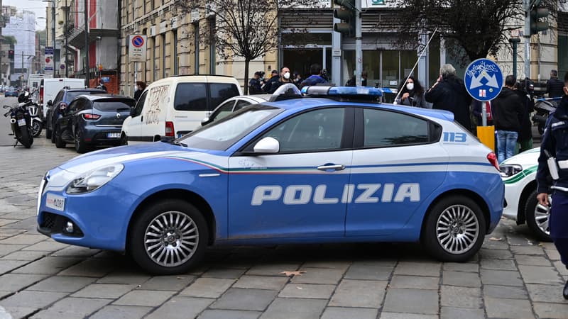 Une voiture de police à Milan, en Italie, le 3 novembre 2020. (Photo d'illustration)