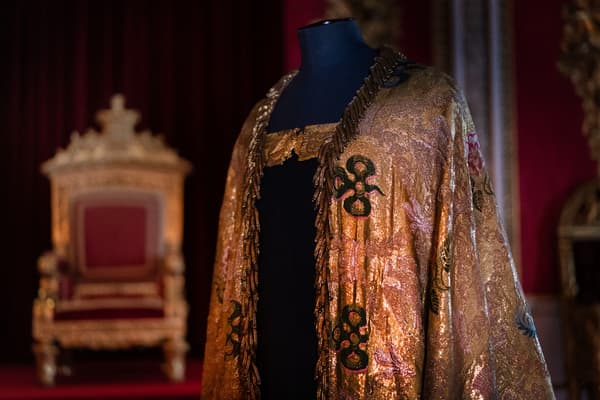 Le "Imperial Mantle" que portera Charles III lors de son couronnement le 6 mai 2023