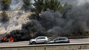 Un incendie est en cours, ce mardi 16 juillet, dans la commune des Pennes-Mirabeau. 5.000 m2 de végétation ont déjà été détruits par les flammes.