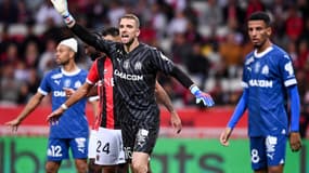 Pau Lopez et Azzedine Ounahi lors du match de l'OM contre Nice, octobre 2023