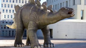Statue de dinosaure à Santa Coloma de Gramenet, en Catalogne