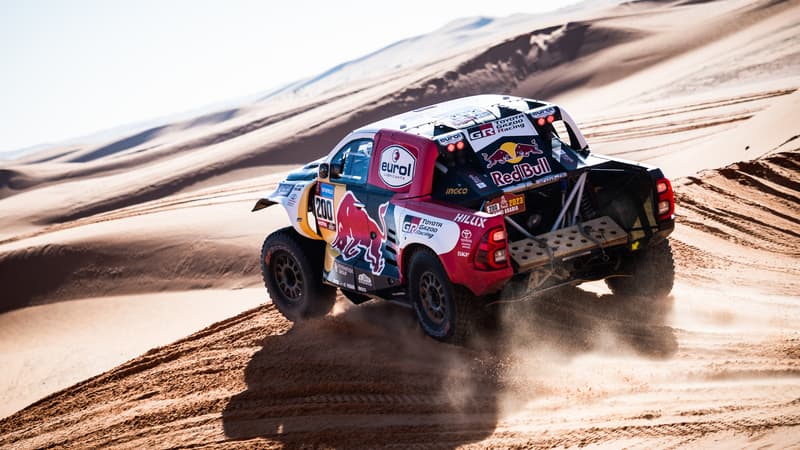 Nasser Al-Attiyah dans le désert saoudien