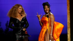 La reine Beyoncé (G) et sa dauphine rappeuse Megan Thee Stallion ont été primées aux Grammy Awards pour leur titre "Savage"