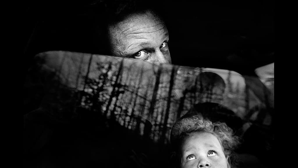 Un portrait de Jason et Elyssa après la mort de Julie. Un portrait de Jason et Elyssa après la mort de Julie.