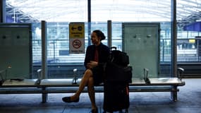 Des experts chiffraient vendredi à plusieurs millions, voire dizaines de millions de livres le coût de cet incident pour l'aéroport et les compagnies aériennes concernées.