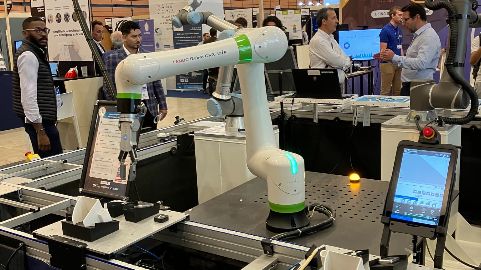 Robots industriels dans l'usine showroom de Proxinnov