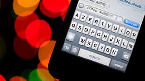 L'usage du SMS est confronté aux réseaux sociaux et aux applis de messagerie.