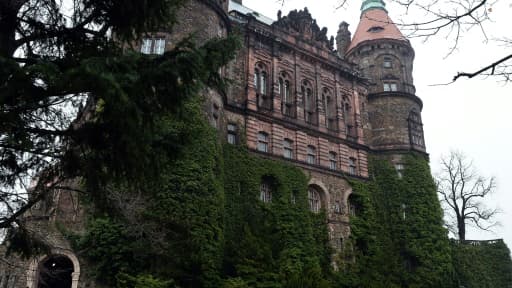 Le château de Ksiaz dont les sous-sols pourraient abriter le "train d'or nazi", le 21 novembre 2014, proche de Walbrzych, en Pologne