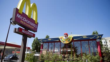 A ce jour, près de deux tiers des burgers et sandwiches sont exempts de ces produits artificiels .