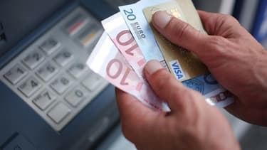 Alors que 24% des personnes interrogées par UFC-Que Choisir déclarent vouloir changer de banque au cours des 12 prochains mois, pour 40% d'entre elles les démarches demeurent trop longues et compliquées.