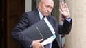 Emmanuel Macron finit par accepter la démission de Gérard Collomb: que s'est-il passé en coulisses?