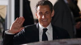 Nicolas Sarkozy à la sortie des studios de télévision après le débat avec François Hollande. Le président-candidat a choisi pour son dernier meeting de campagne de l'élection présidentielle Toulon, l'une des quatre villes de France à avoir été gérées par