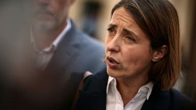 La secrétaire générale de la CGT Sophie Binet s'exprime devant la presse après s'être entretenue avec le Premier ministre Sébastien Lecornu, le 15 septembre 2025 à Paris