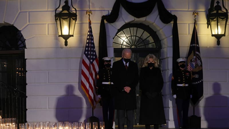 Le président américain Joe Biden et son épouse Jill Biden lors d'un hommage rendu en février aux 500.000 victimes du Covid-19 aux États-Unis.