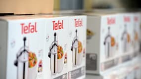 Des "cocotte-minute" de la marque Tefal stockées dans l'usine SEB de Selongey, dans l'est de la France, le 26 avril 2013 (photo d'illustration).