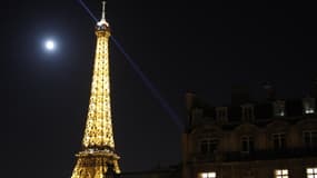 La Société de la Tour Eiffel est l'ancienne exploitante du bâtiment du même nom.