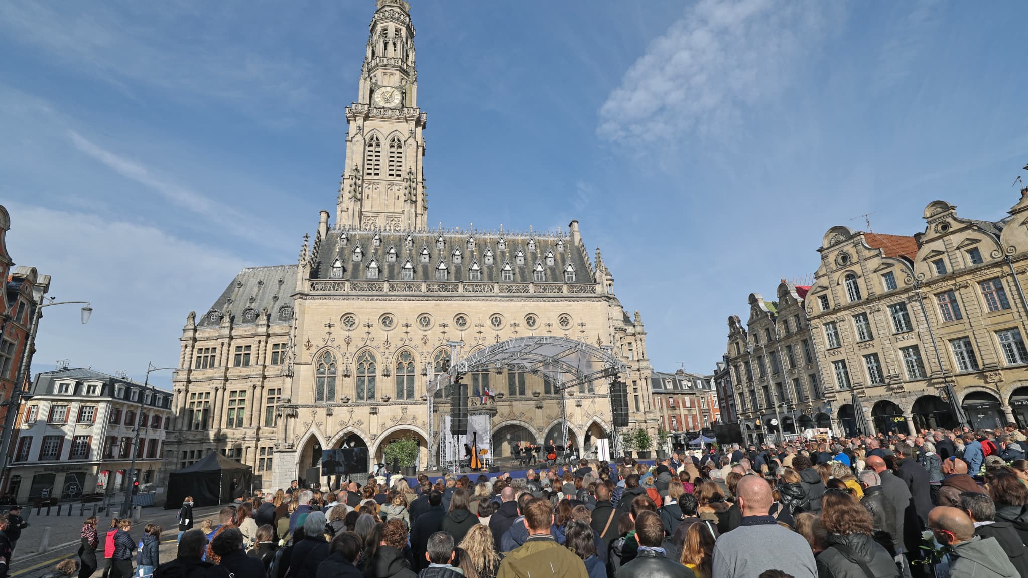 Attentat D'Arras: Emmanuel Macron Rend Hommage à Dominique Bernard Et ...