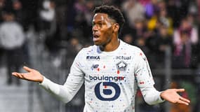 L'attaquant Jonathan David étonné lors d'un match de Lille en Ligue 1, décembre 2023