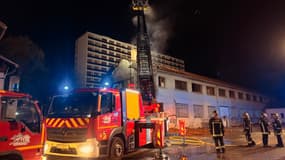 Le squat "Chez Roger" à Gap a pris feu dans la nuit de ce mardi 8 à ce mercredi 9 avril 2025.
