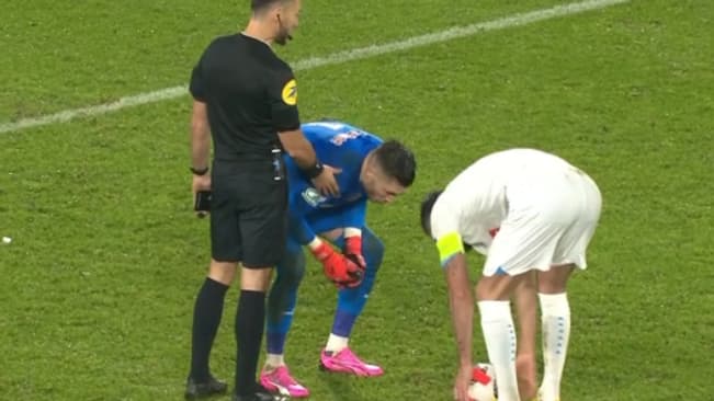 Le coup d'intox de Gallon à Gigot lors de la séance de tirs au but entre Rennes et l'OM en Coupe de France, 21 janvier 2024