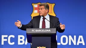 Le président du FC Barcelone Joan Laporta lors d'un point presse axé sur la non-prolongation du contrat de Leo Messi au Camp Nou, le 6 août 2021