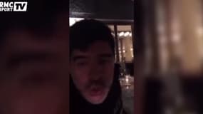Maradona chante « No Woman No Cry » de Bob Marley