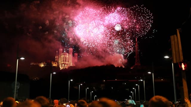 Le feu d'artifice à Lyon lors du 14 juillet 2014