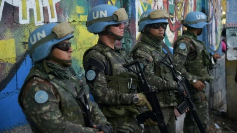 Des soldats brésiliens membres de la mission de l'ONU Minustah à Haïti, le 27 mars 2017 à Port-au-Prince.