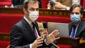 Le ministre de la Santé Olivier Véran le 5 janvier 2022 à l'Assemblée nationale à Paris 