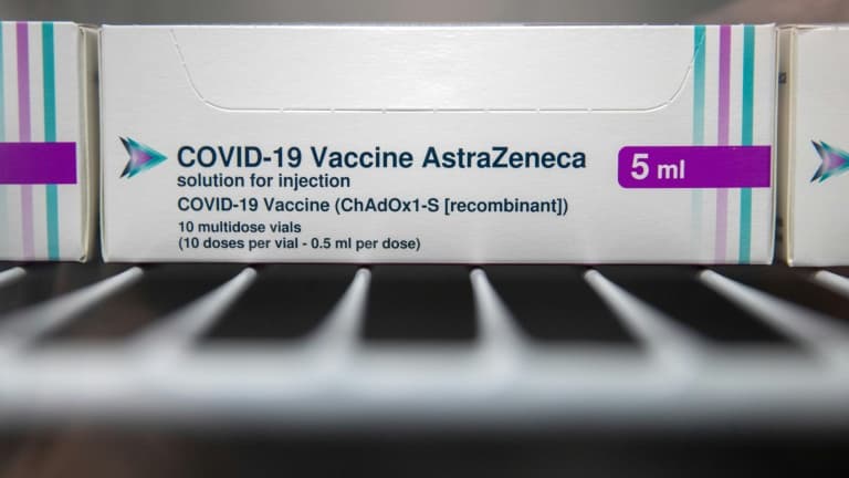Un flacon du vaccin AstraZeneca (Photo d'illustration).
