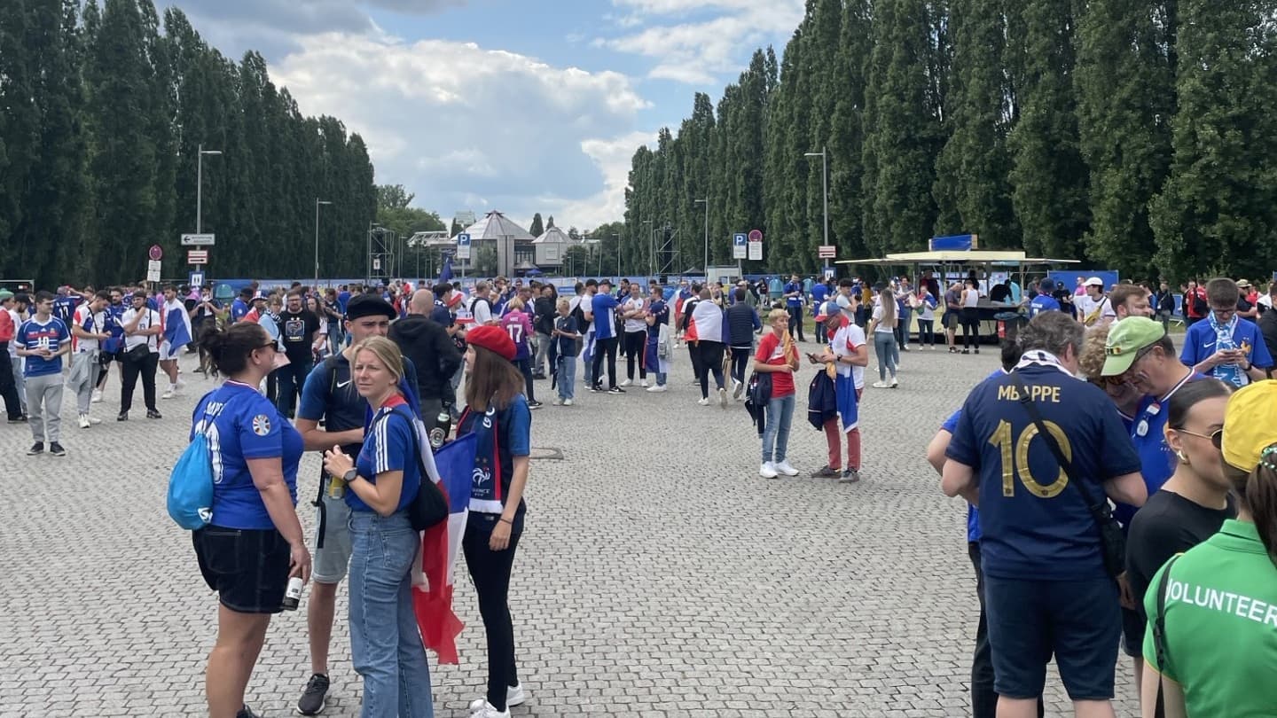 Euro 2024 - Supporters des Bleus avant France-Belgique, le 1er juillet 2024