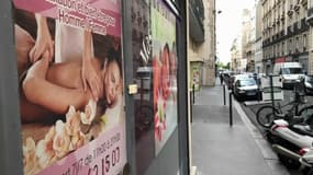 300 salons de massage et leurs devantures reconnaissables ont pignon sur rue à Paris