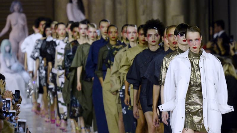 À elle seule, la fashion week de Paris rapporte plus de 10 milliards d'euros. 