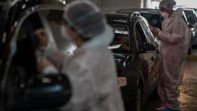 Une opération de dépistage contre le coronavirus en décembre à Marseille.