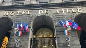 La façade de l'hôtel de ville de Clermont-Ferrand