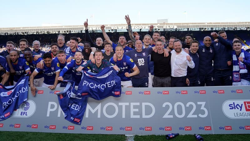 Ipswich, le club d'Ed Sheeran, valide sa promotion en Championship