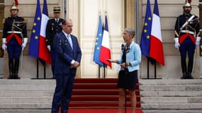 Jean Castex et Elisabeth Borne à Matignon le 16 mai 2022