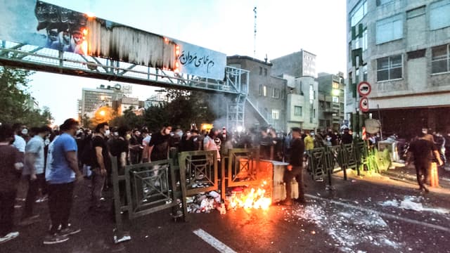 En Iran, les manifestations anti-régime sont sévèrement réprimées.