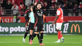 Rayan Cherki tout sourire à Delaune, le 23 novembre 2024