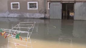A Tréclun, plusieurs rues sont noyées sous les eaux.