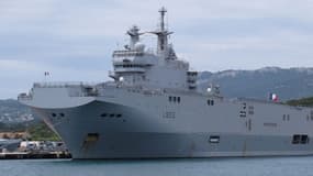 La vente des deux navires Mistral par la France est une "exception dans l'histoire de l'armement russe".