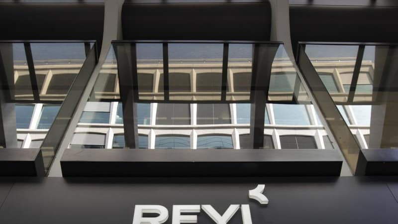 Alors que les banques Reyl & Cie et UBS ont remis au procureur de Genève le 22 mars les preuves documentaires bancaires liées à l'existence d'un compte détenu en Suisse par Jérôme Cahuzac, la justice suisse a annoncé mercredi qu'elle allait transmettre à