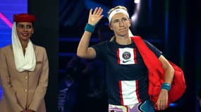 Victoria Azarenka avec le maillot du PSG avant son quart de finale de l'Open d'Australie face à Jessica Pegula
