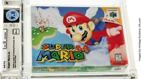 Photo non datée, diffusée le 11 juillet 2021 par Heritage Auctions, d'une cartouche du jeu "Super Mario 64"
