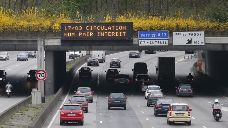 A Paris et sa proche banlieue, seule les véhicules avec une plaque d'immatriculation se terminant par un chiffre impair étaient autorisées à rouler.